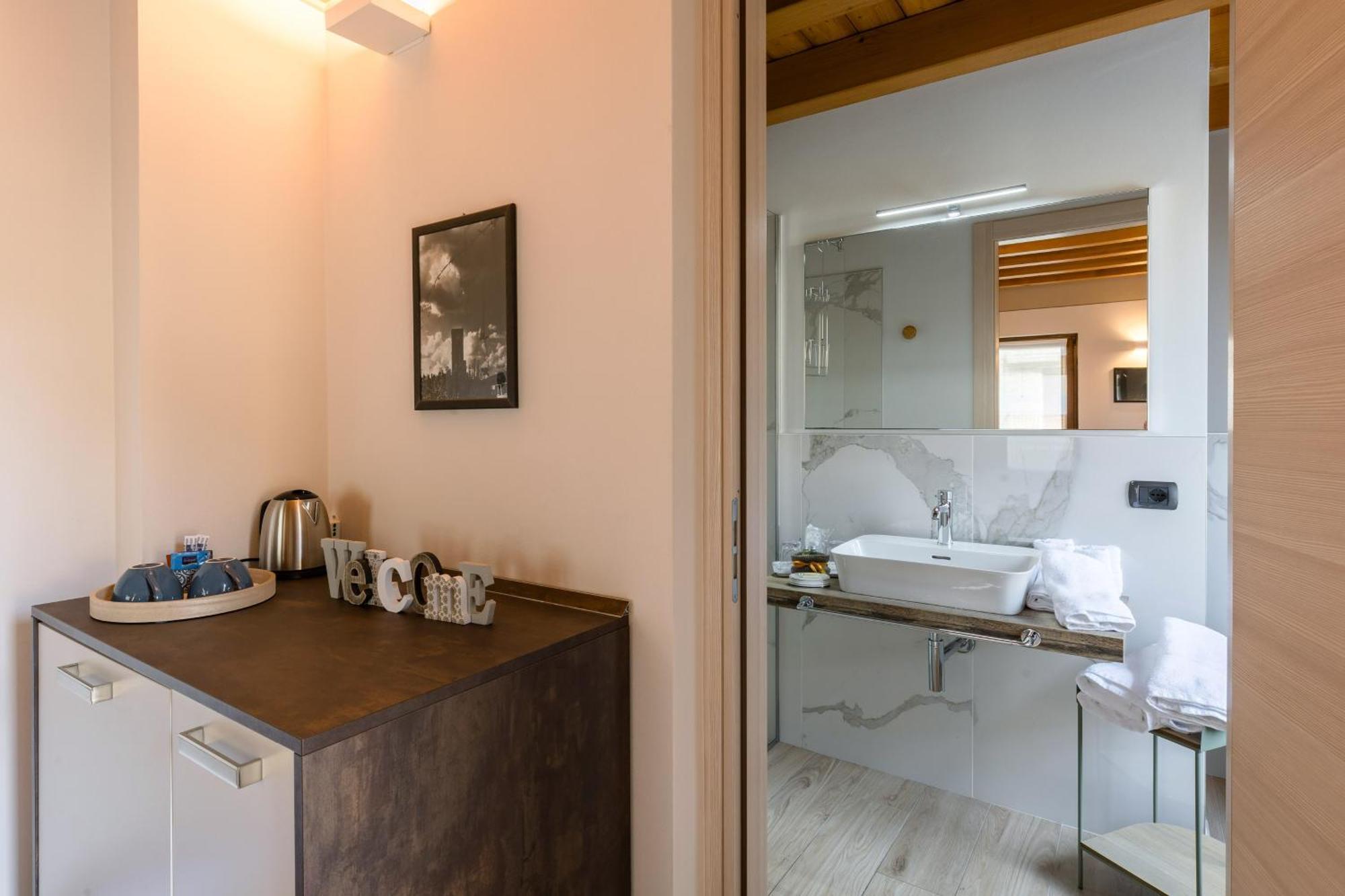 Bed and Breakfast Charming Сирмионе Экстерьер фото