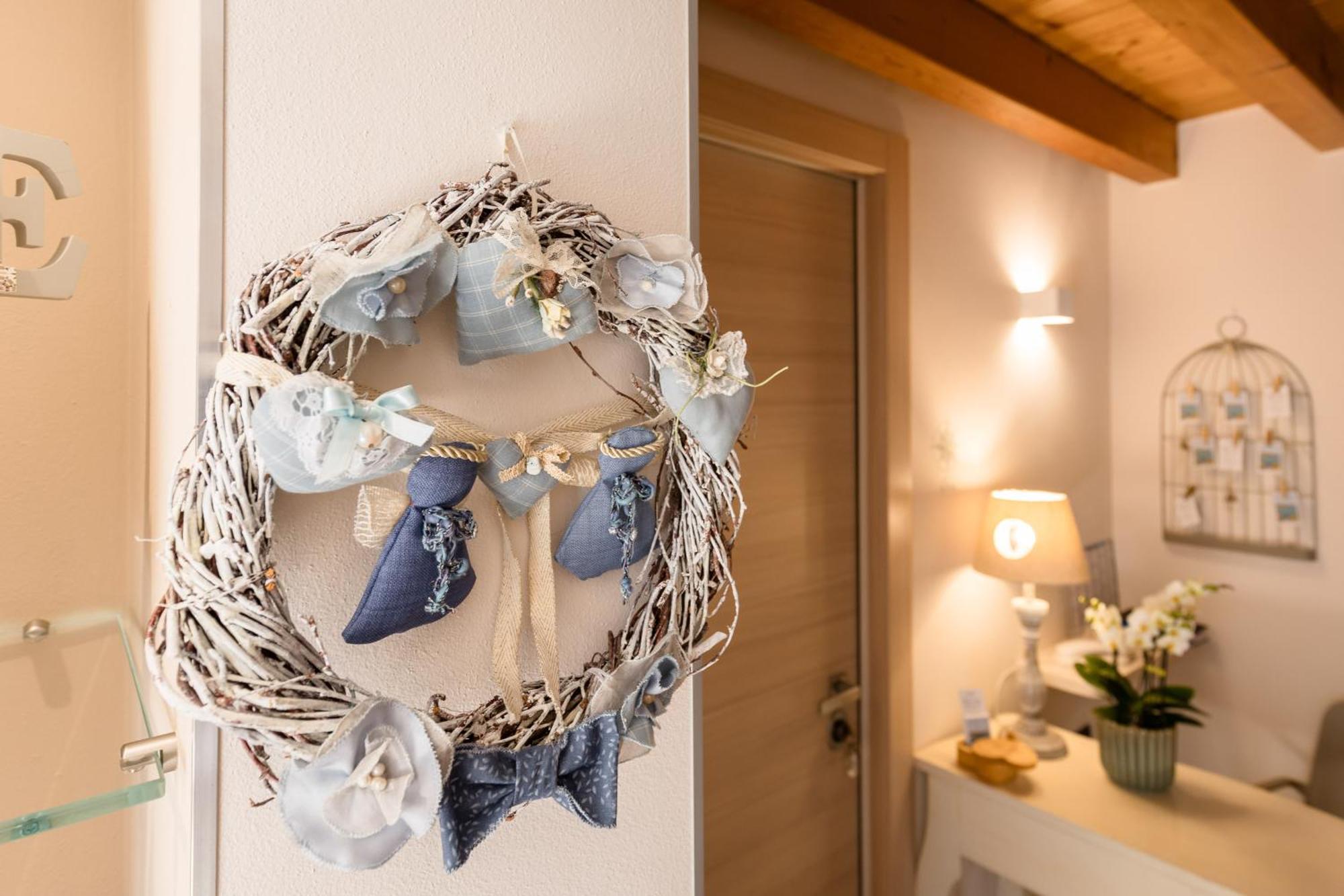Bed and Breakfast Charming Сирмионе Экстерьер фото