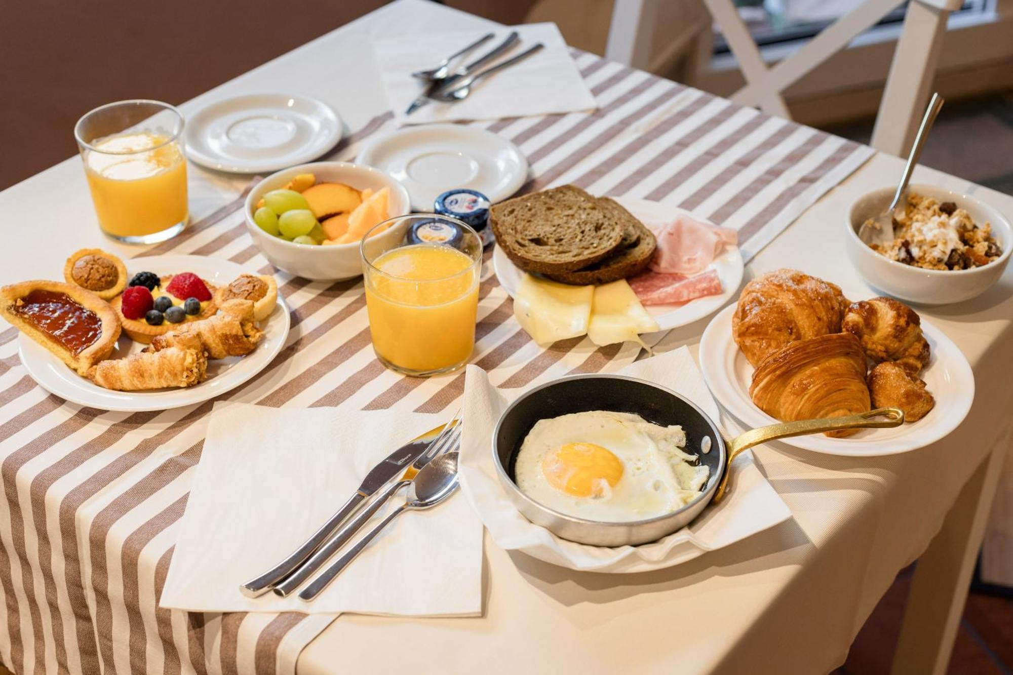Bed and Breakfast Charming Сирмионе Экстерьер фото
