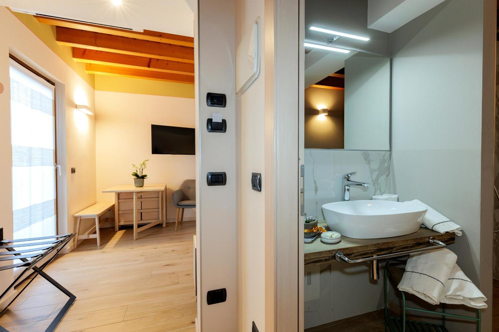 Bed and Breakfast Charming Сирмионе Экстерьер фото